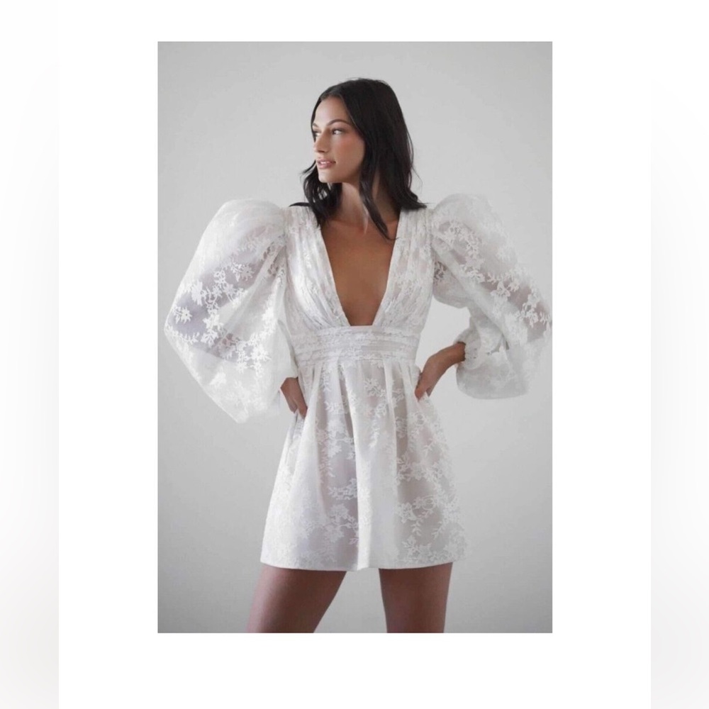 Watters Meringue in Lace Ivory/White size 8 never worn only tried on